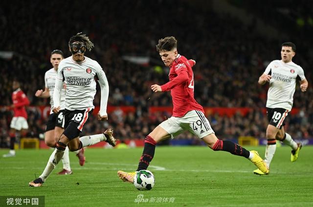 赋予女性更 赋予女性更